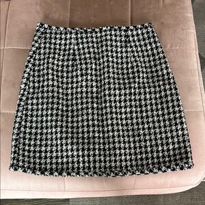 Classic Black and White Houndstooth Skirt